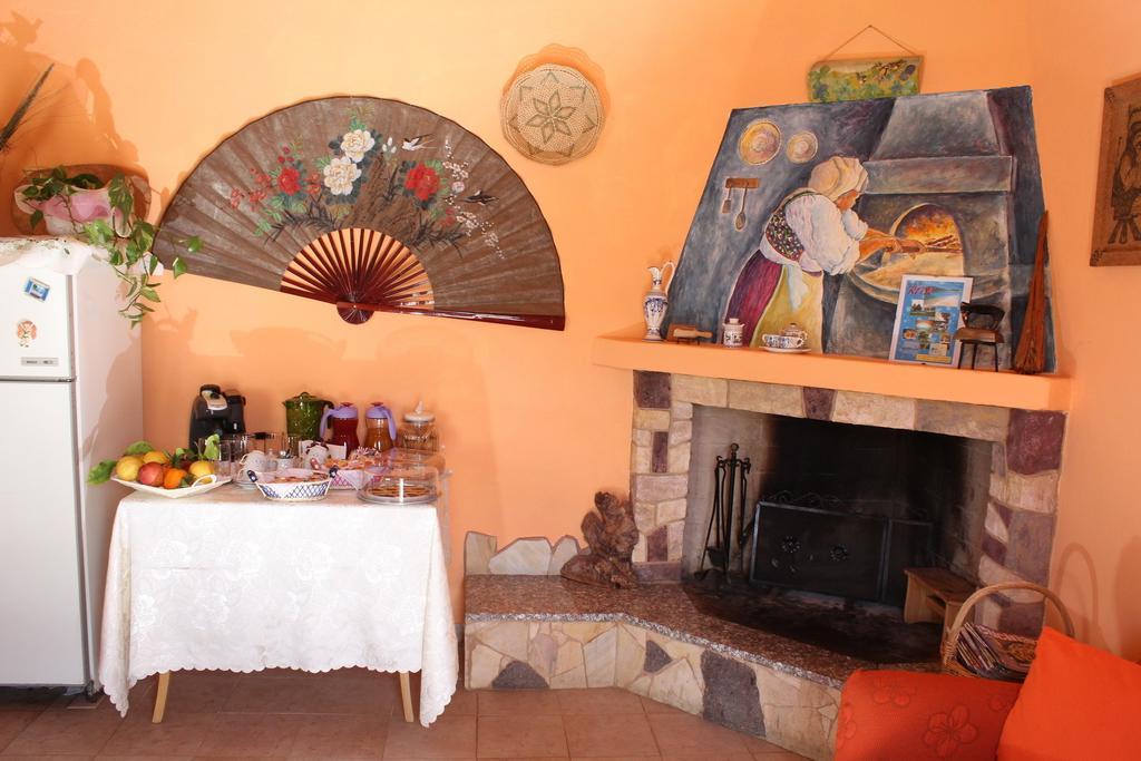 Rita B&B Sea Sun And Nature Santa Maria la Palma Quarto foto
